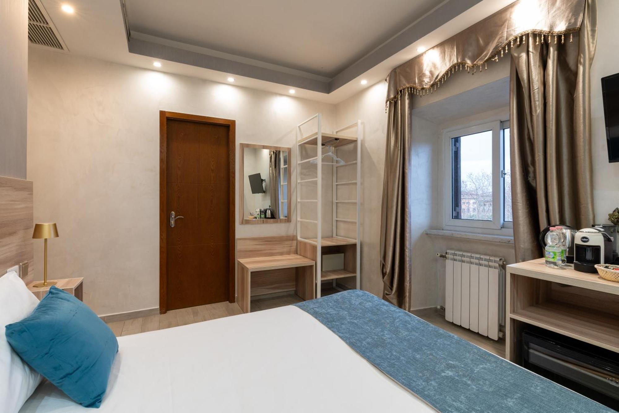 Leone D'Oro Guesthouse - Close To Piazza Vittorio Ρώμη Εξωτερικό φωτογραφία